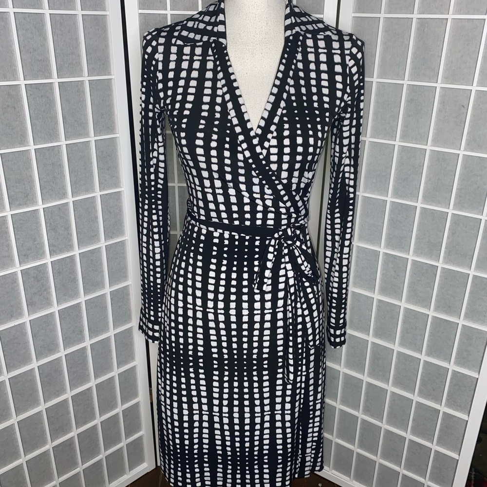 Calvin Klein wrap shirt dress size 2 stretchy